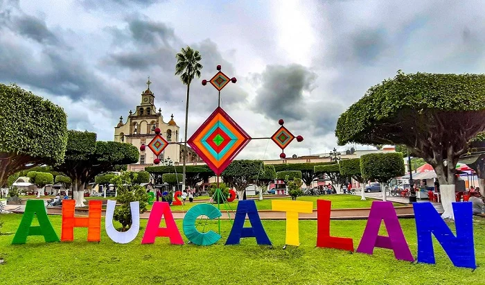 Vibrant Ahuacatlán: Natural Well-being