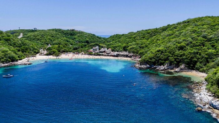 Descubre Huatulco y Playa la Entrega
